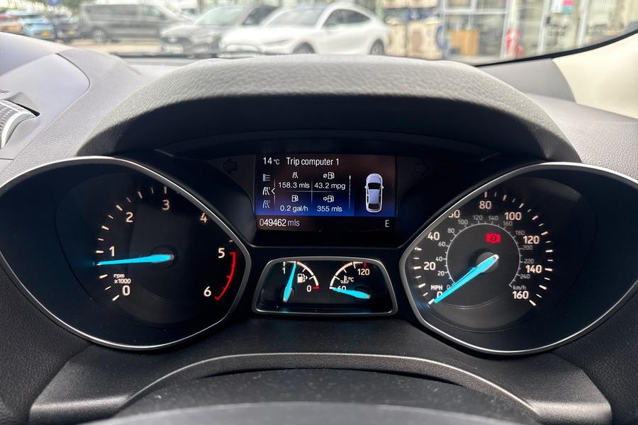 Ford KUGA Photo autoimg-833fa8a33df95e0348c2e94b5b22f3280a13f5b0.jpg