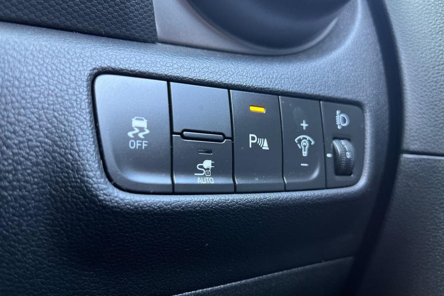 Hyundai KONA Photo autoimg-833fd8125136d64bf7d97cc3c2dae05ad263021f.jpg