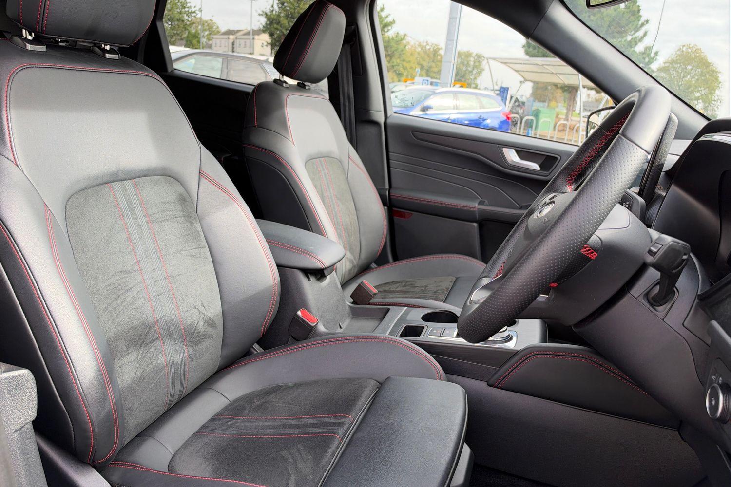Ford KUGA Photo 16