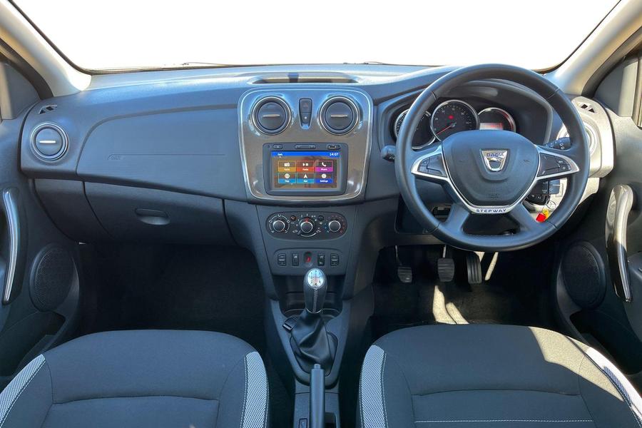 Dacia Sandero Stepway Photo autoimg-83494efbe7b5b0153f55c0b4412badd82b9302fd.jpg