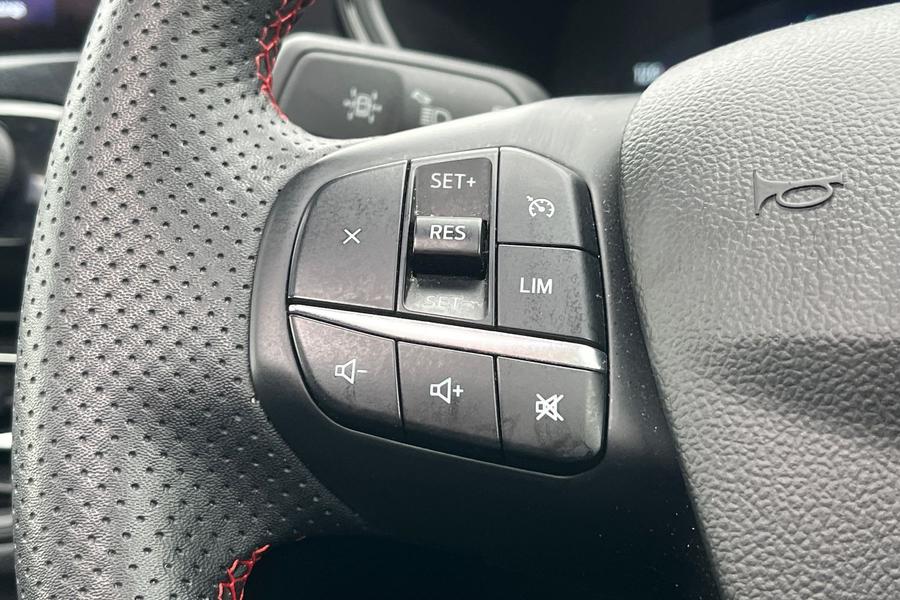 Ford KUGA Photo autoimg-8349ba5f254890ad1c2676a88cbc16caf3d8355f.jpg