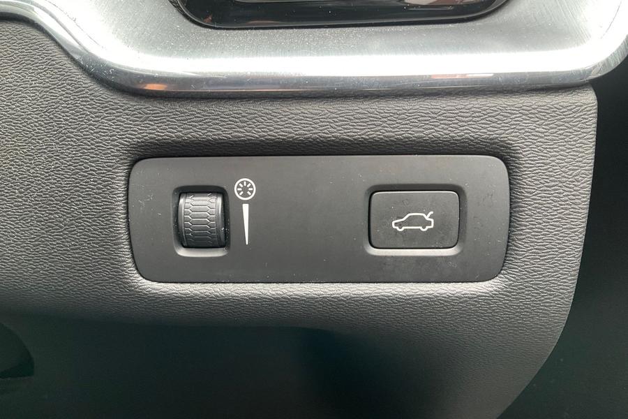 Volvo XC60 Photo autoimg-834dbb3307d27f464ed58c14fad1d5933a3eff96.jpg