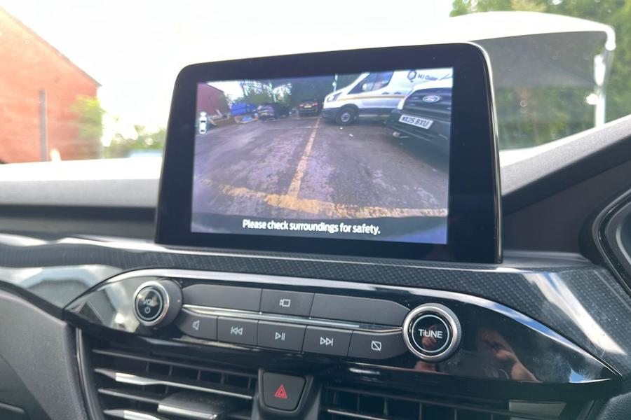 Ford KUGA Photo autoimg-834f083ba234e3fae0e4136e0895af61c83d7d1a.jpg