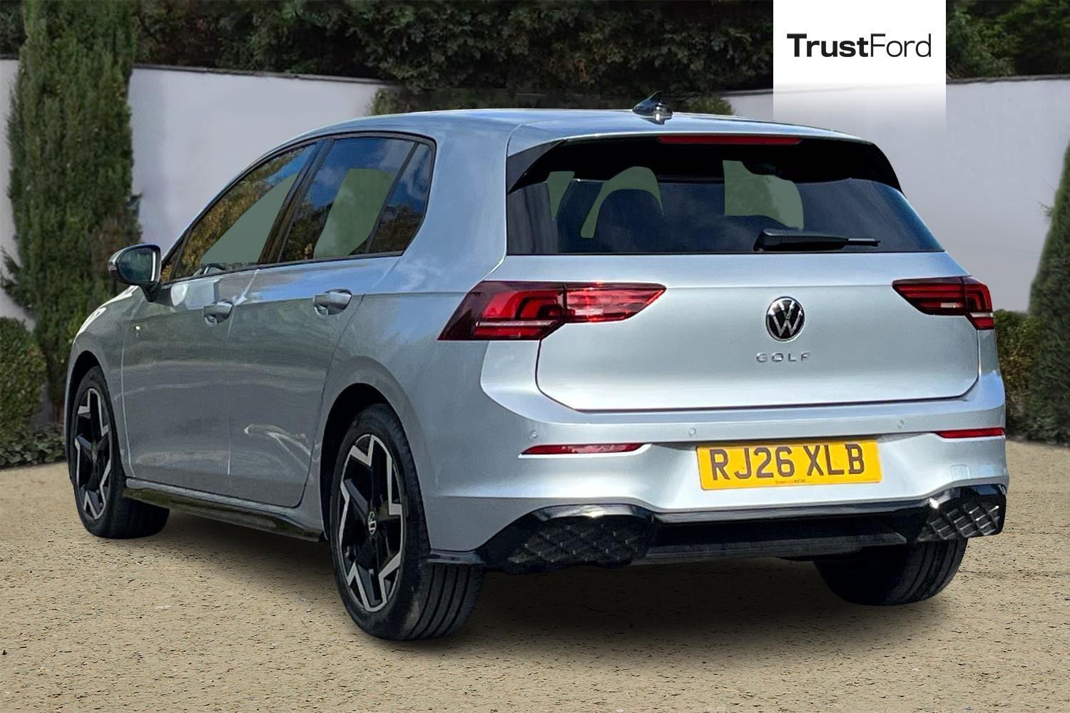 Volkswagen Golf Photo 1