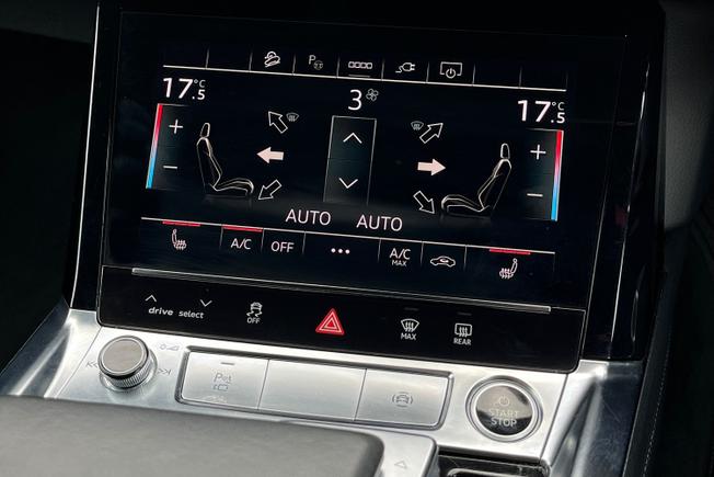 AUDI e-tron Photo 32