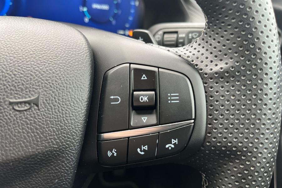Ford PUMA Photo autoimg-8353944337904c9eee90e2e654b068a4400f6b9c.jpg