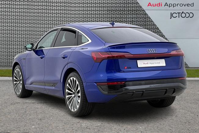 AUDI Q8 E-Tron Photo 3