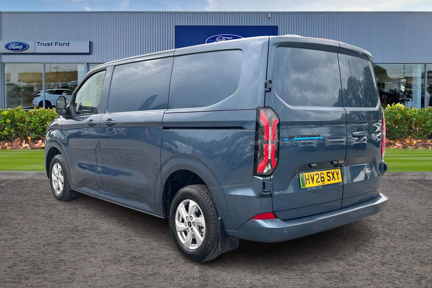Ford E-TRANSIT CUSTOM Photo 1