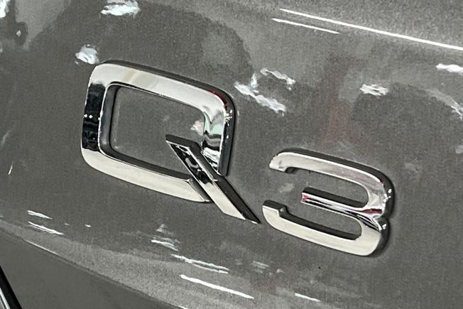 AUDI Q3 Photo 35