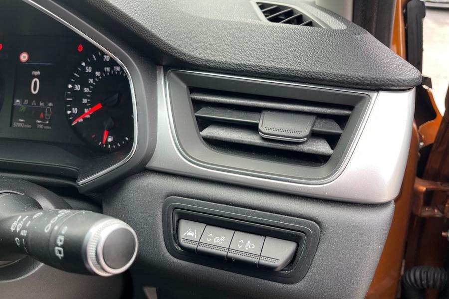 Renault CAPTUR Photo autoimg-835a173f40f0aa82393befecc166c929f7599c2b.jpg