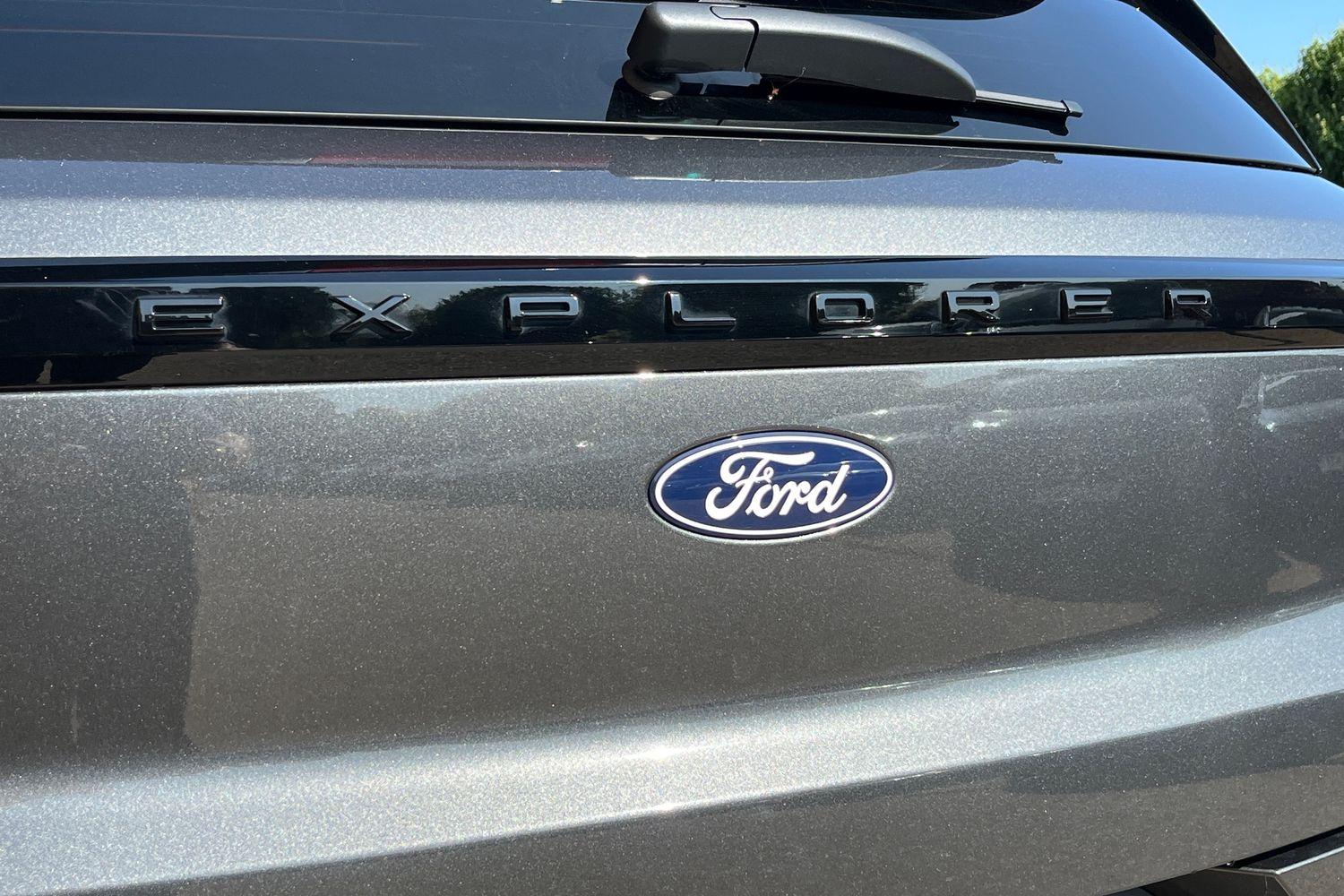 Ford Explorer Photo 37