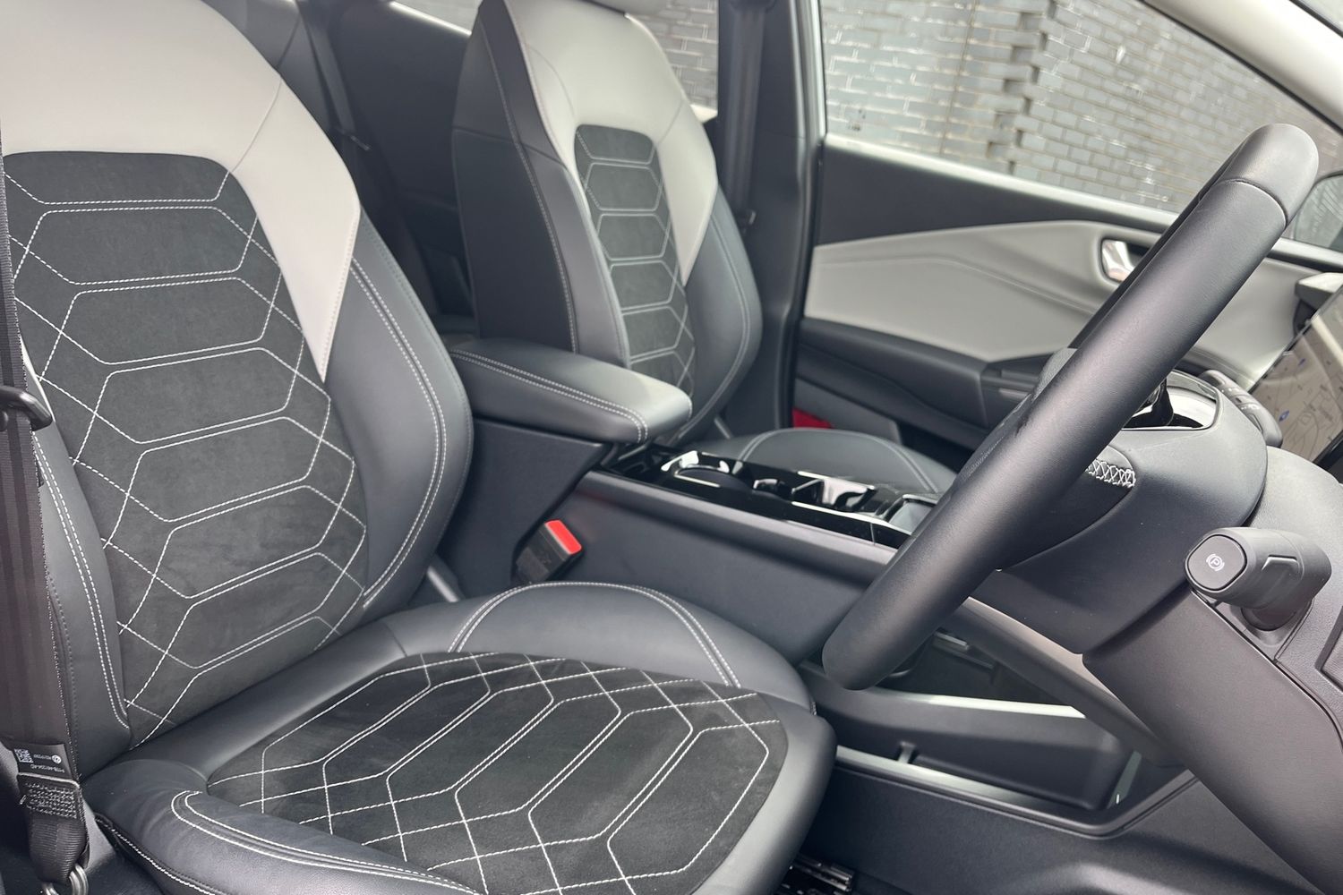 Ford Puma Gen-E Photo 16