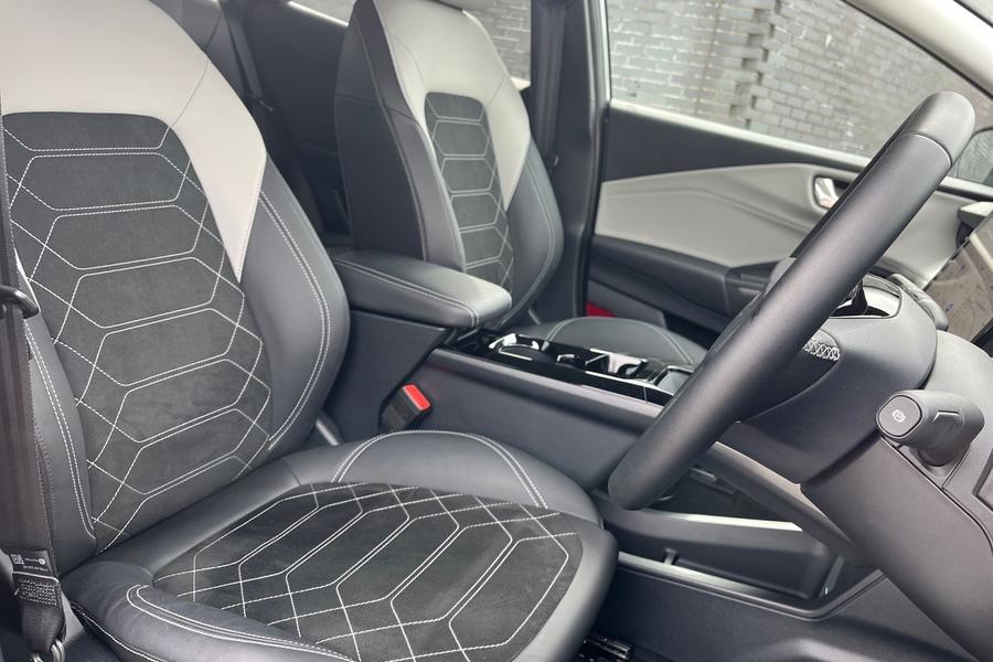 Ford Puma Gen-E Photo autoimg-835c28af8784d491efbe2ae133b9309eaeb78314.jpg