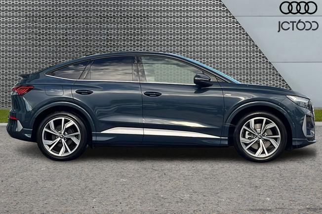 AUDI  Audi Q4 Sportback Photo 4