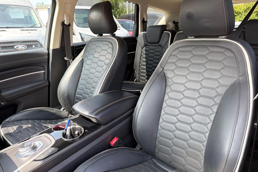 Ford S-Max Photo autoimg-835d221881f5406026948e3111b7a1a668c8cce7.jpg