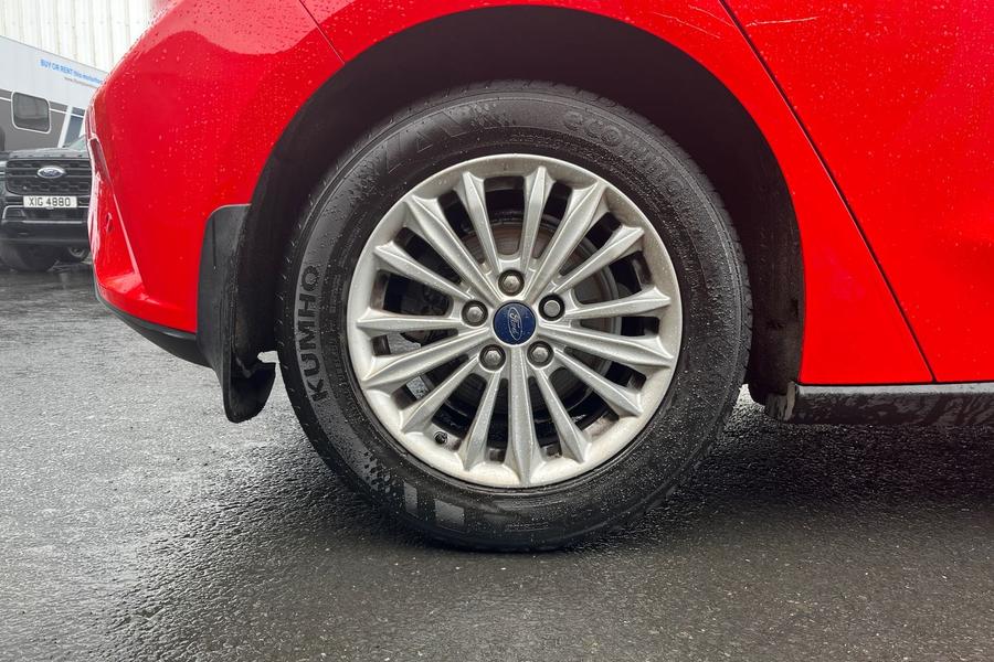 Ford Focus Photo autoimg-835ecc8905fbfc287da7c8373ab2f3f85284b6fb.jpg