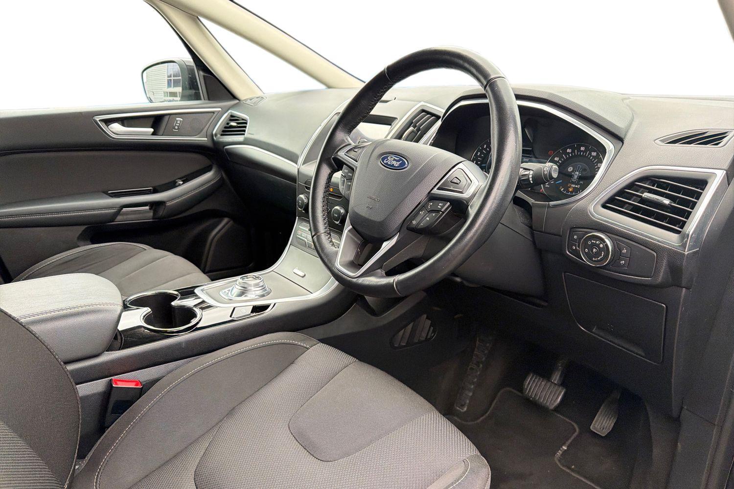 Ford S-MAX Photo 8