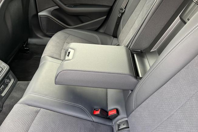 AUDI A4 Photo 45