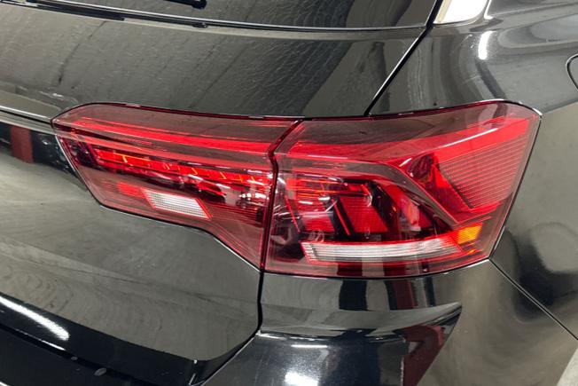 VOLKSWAGEN T-Roc Photo 18