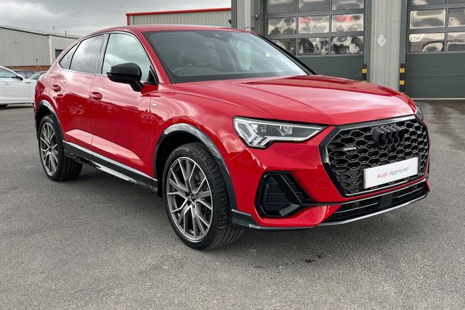 AUDI Q3 Photo 21