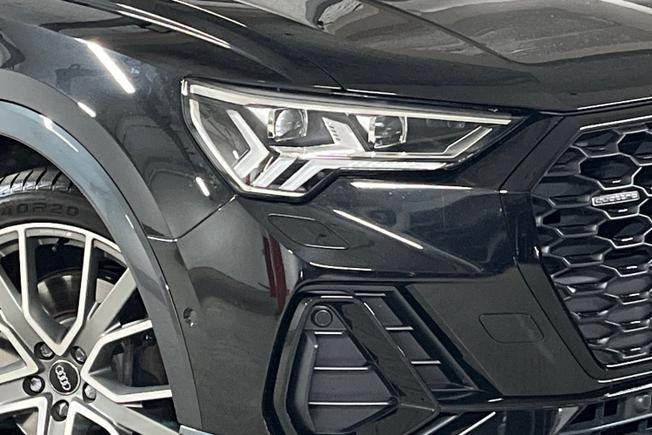 AUDI Q3 Photo 19