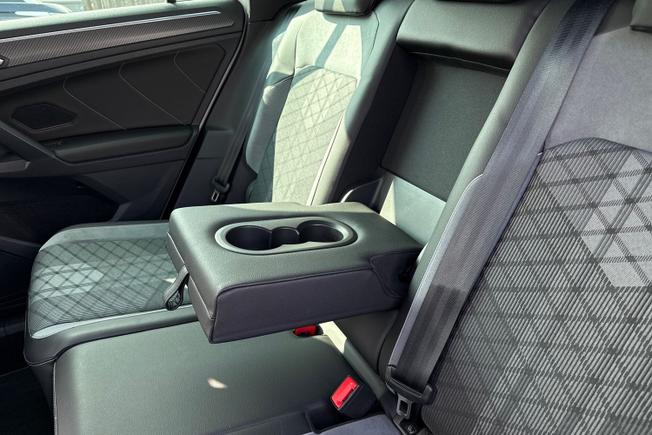 VOLKSWAGEN Tiguan Photo 29
