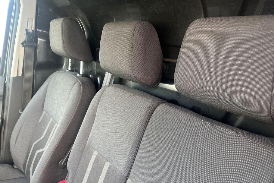 Used Ford Transit Connect MT18LNJ 10