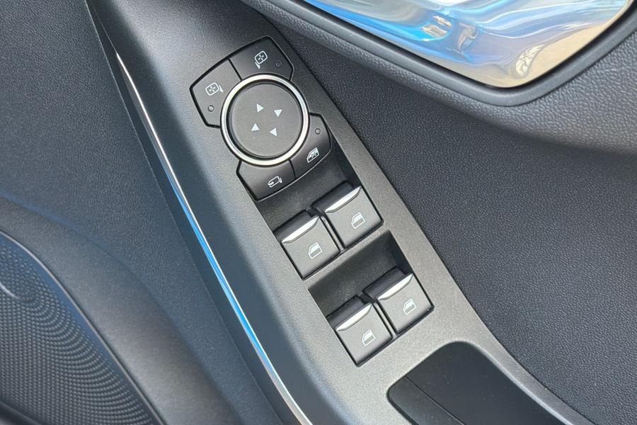 Ford FIESTA Photo autoimg-837b525e3c5d0ecf96cc0abd8523a91d3b398c95.jpg