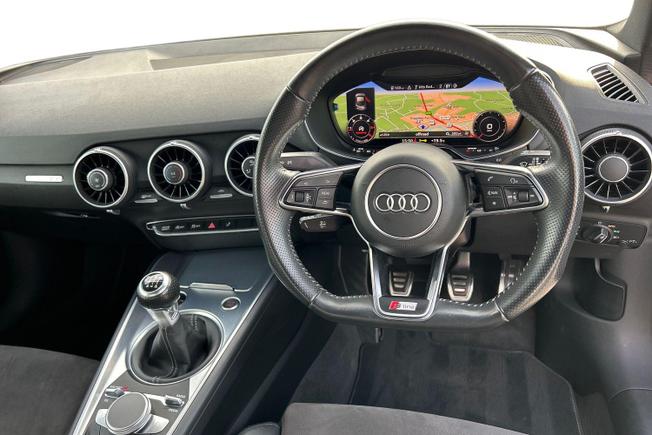 AUDI TT Photo 11
