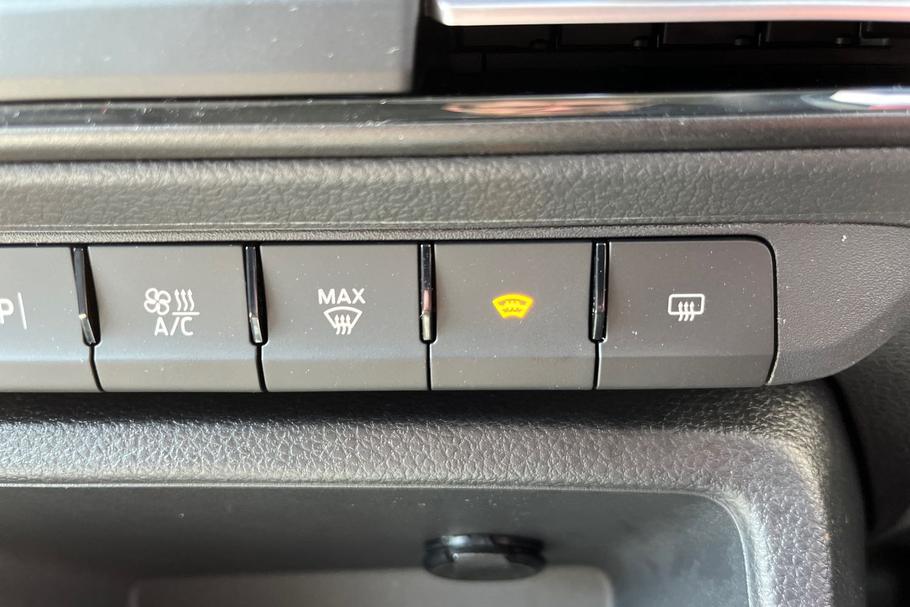 Used FORD TRANSIT CONNECT YF25BKZ 37