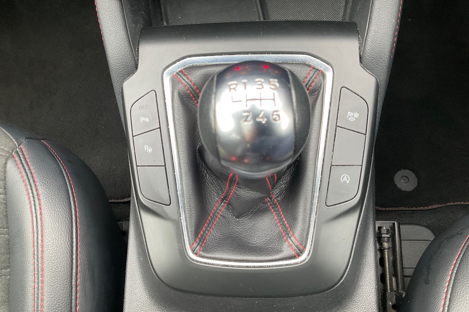 Ford KUGA Photo 31