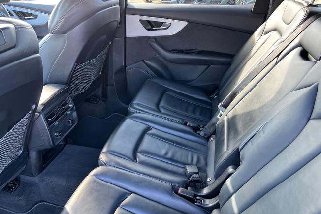 AUDI Q7 Photo 46