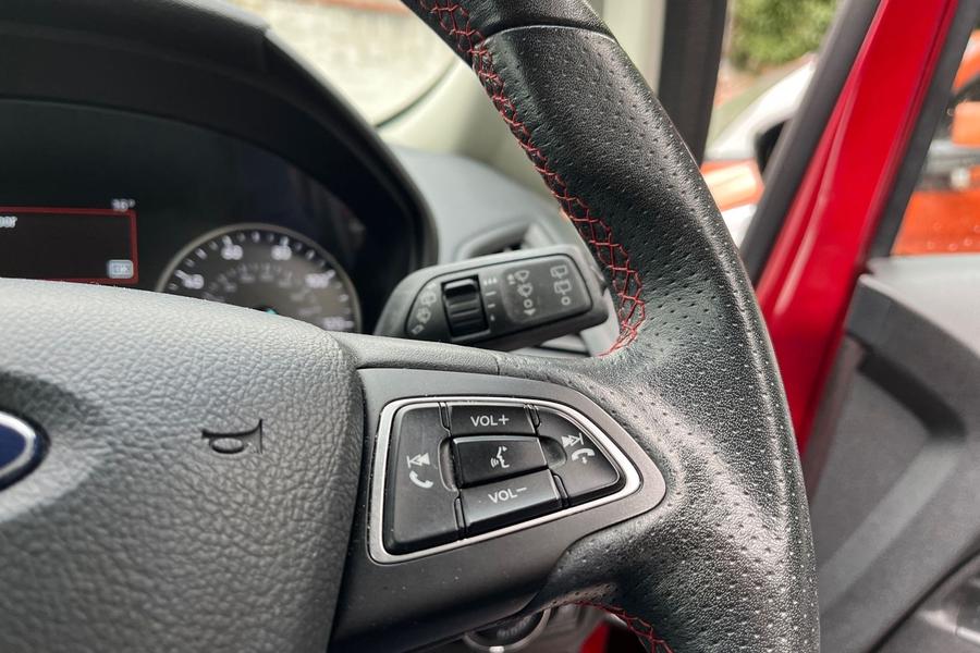 Ford ECOSPORT Photo autoimg-8387a59260207d7171dcb296cade94cca5d04ce1.jpg