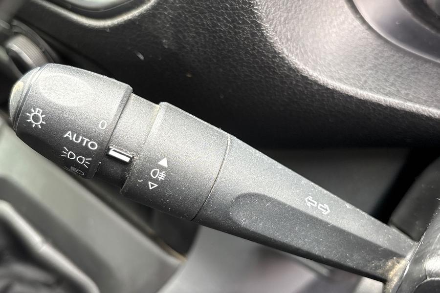 Peugeot EXPERT Photo autoimg-8389dc81ca8544ce30a7619d14235f19801f7f05.jpg
