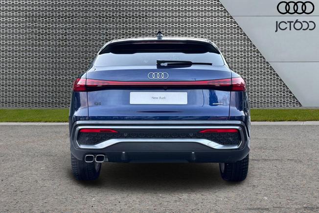 AUDI Q5 SUV Photo 7