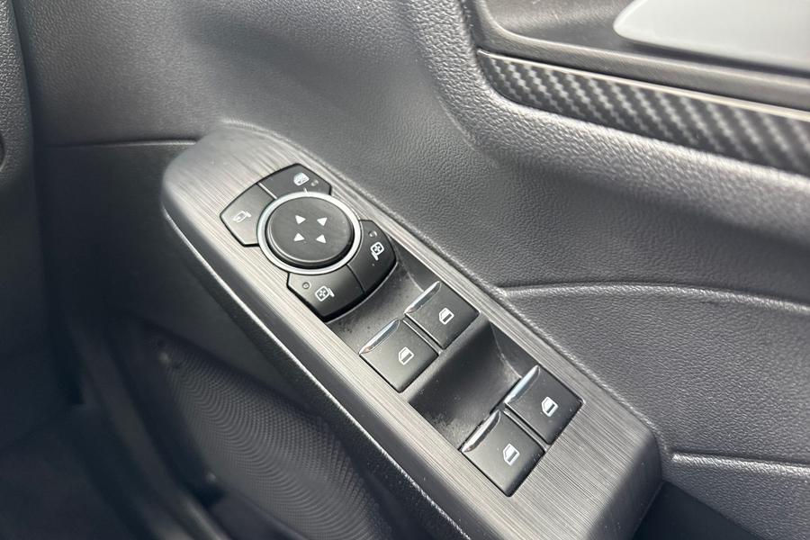 Ford Kuga Photo autoimg-838bd43b102acb590b5f537f1ec8e9e6c7973cd9.jpg