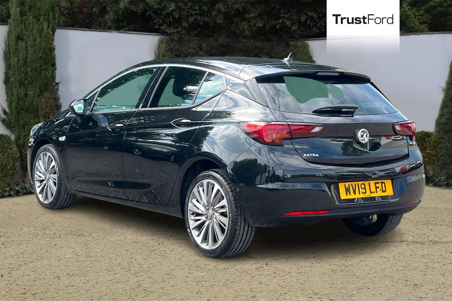 Vauxhall ASTRA Photo 1