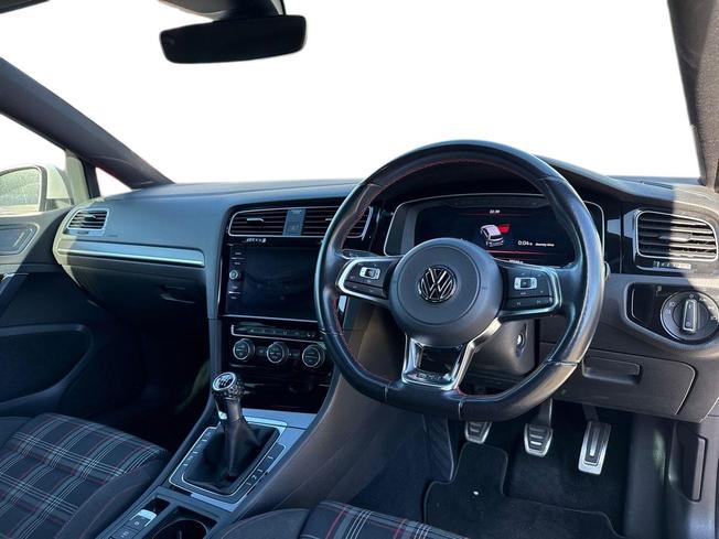 VOLKSWAGEN Golf Photo 6