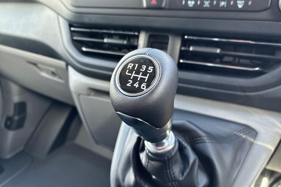 Used Ford TRANSIT CUSTOM SW26GWN 17