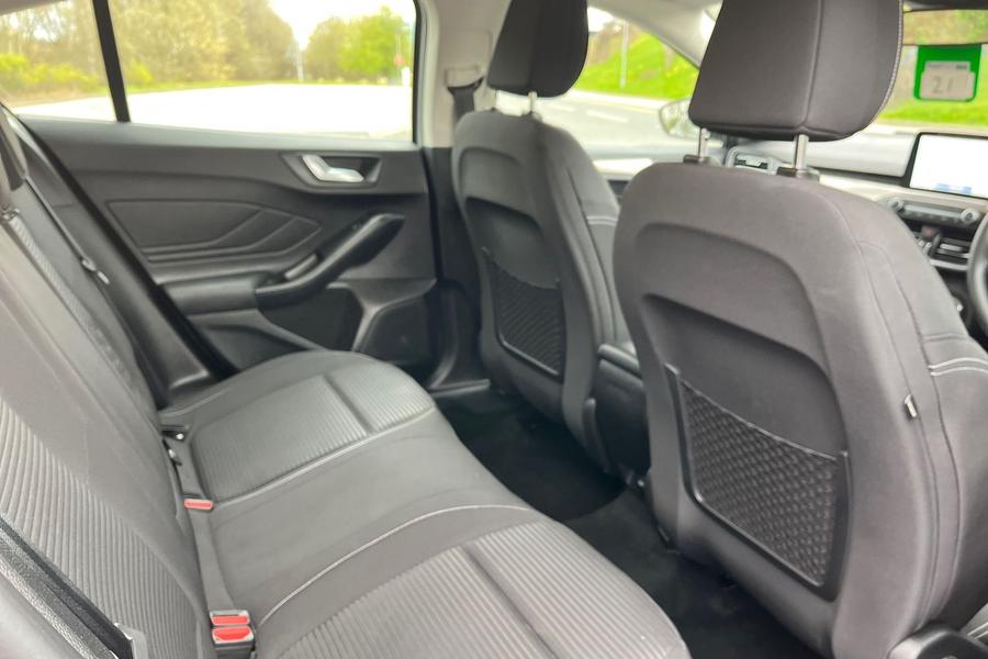 Ford FOCUS Photo autoimg-8393105239b850aa718960feb0411b614656e5bc.jpg