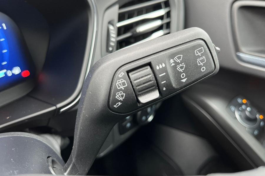 Ford Focus Photo autoimg-83942d27e7778632d69fd18eb3d7d359412302fd.jpg
