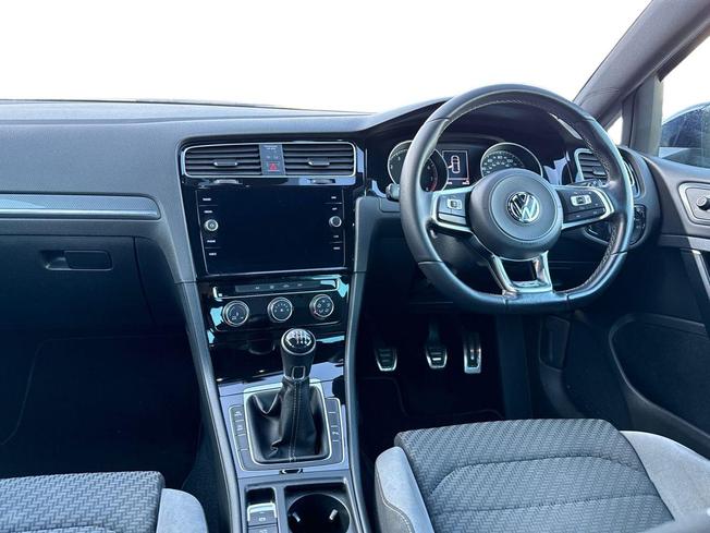 VOLKSWAGEN Golf Photo 11