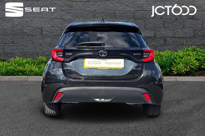 TOYOTA Yaris Photo 7