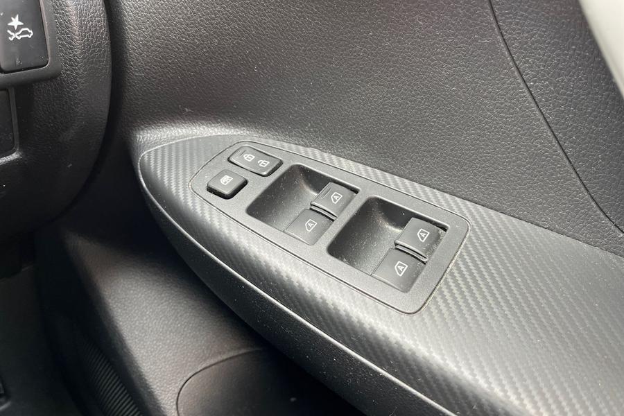 Mitsubishi ECLIPSE CROSS Photo autoimg-8399a5314dcf0db44251a79c926e91d3330434e5.jpg
