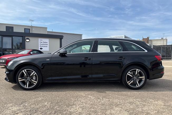 AUDI A4 Avant Photo 25