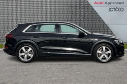 AUDI e-tron Photo 4