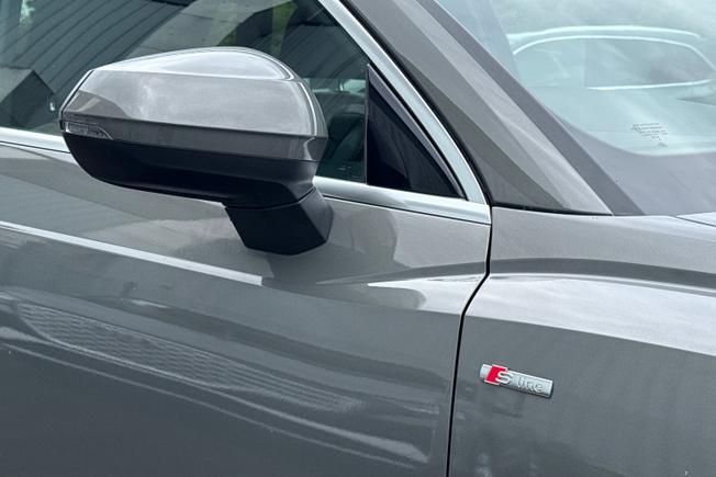 Audi Q3 Photo 20