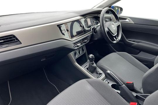 Volkswagen Polo Photo autoimg-83acf888af119d0b5894d7e96a3f7074453caf3f.jpg