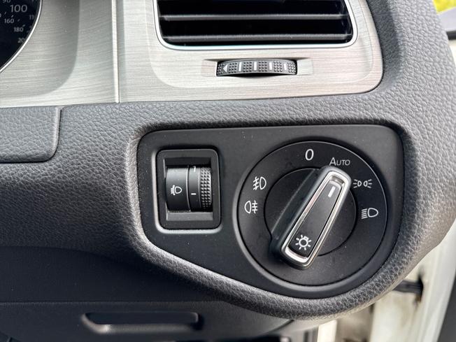 VOLKSWAGEN Golf Photo 27