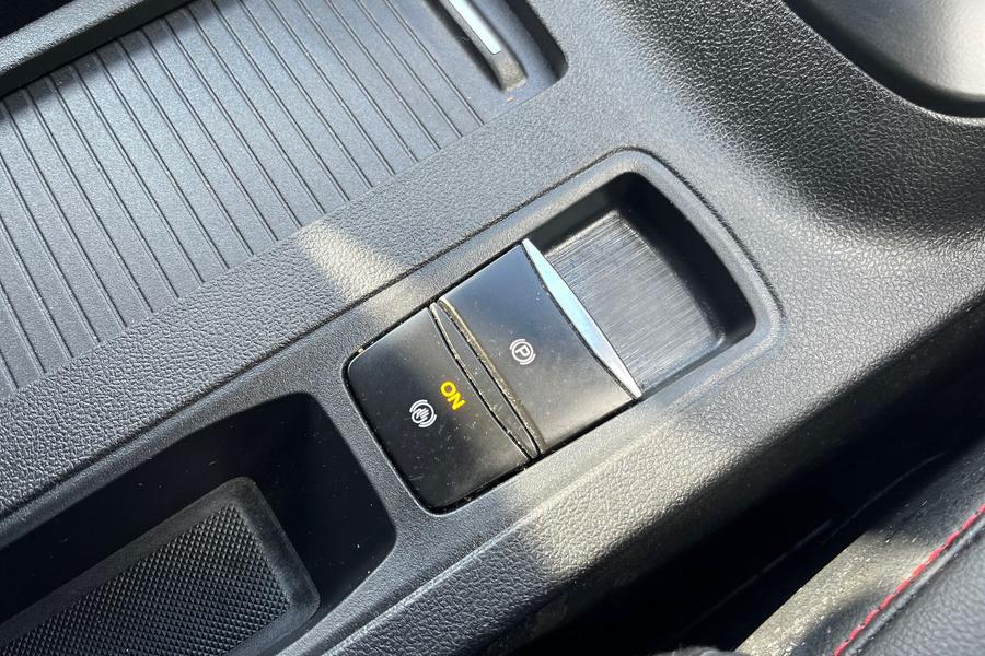 Ford KUGA Photo autoimg-83ad86cf625e7802d1efdac1e7a19be6220aa5cf.jpg